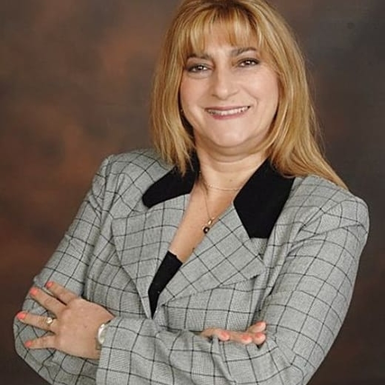 Maria L Rubio / Real Estate Agent Logo